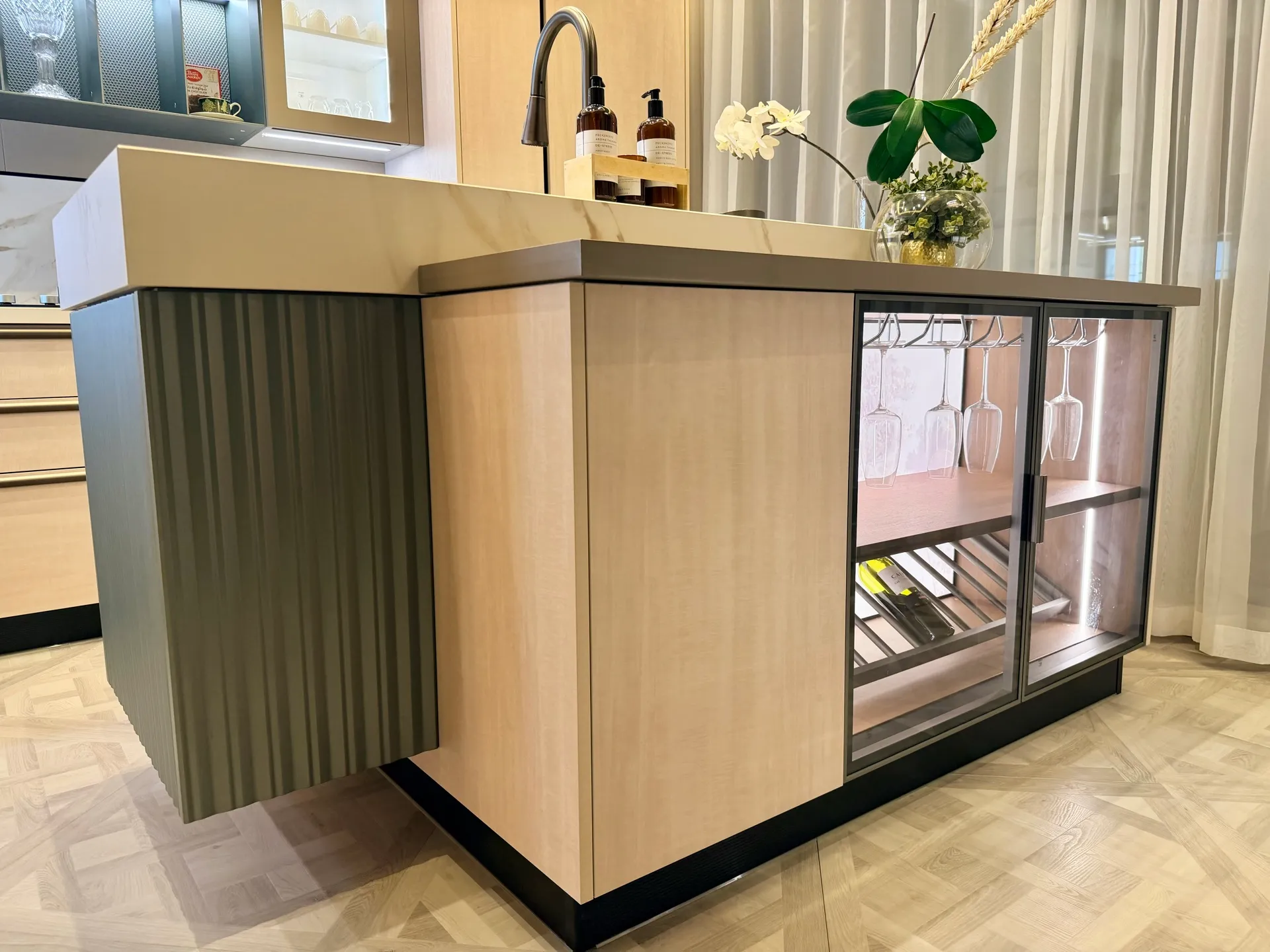 Modern kitchen design in Dubai at the Modenzo showroom
